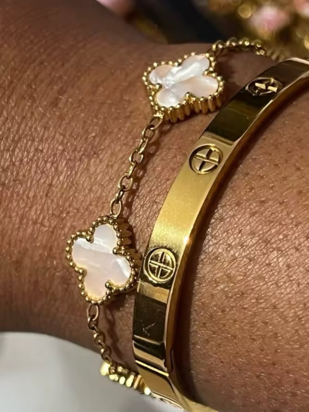 Gold-Plated Bracelet with White Mother-of-Pearl Clover Charms